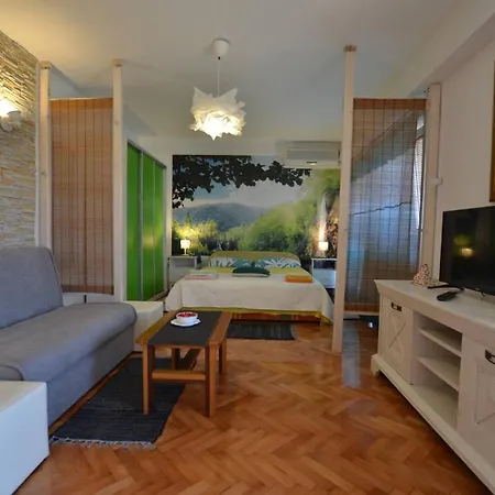 With Parking Space - 27686 Apartman